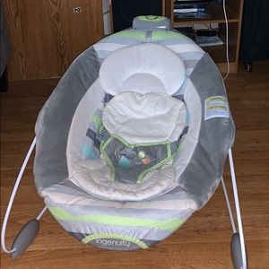 Automatic baby bouncer